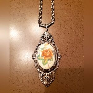 Vintage 1928 Silver Tone Floral Cameo Necklace